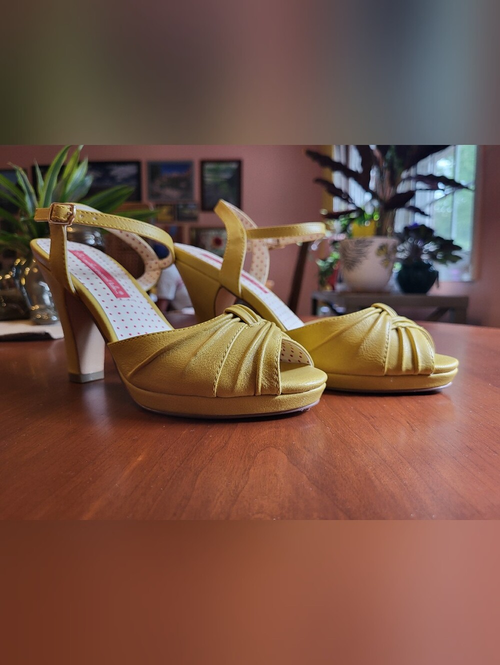 But Another Innocent Tale Yellow Peep Toe Retro Heels Size 8